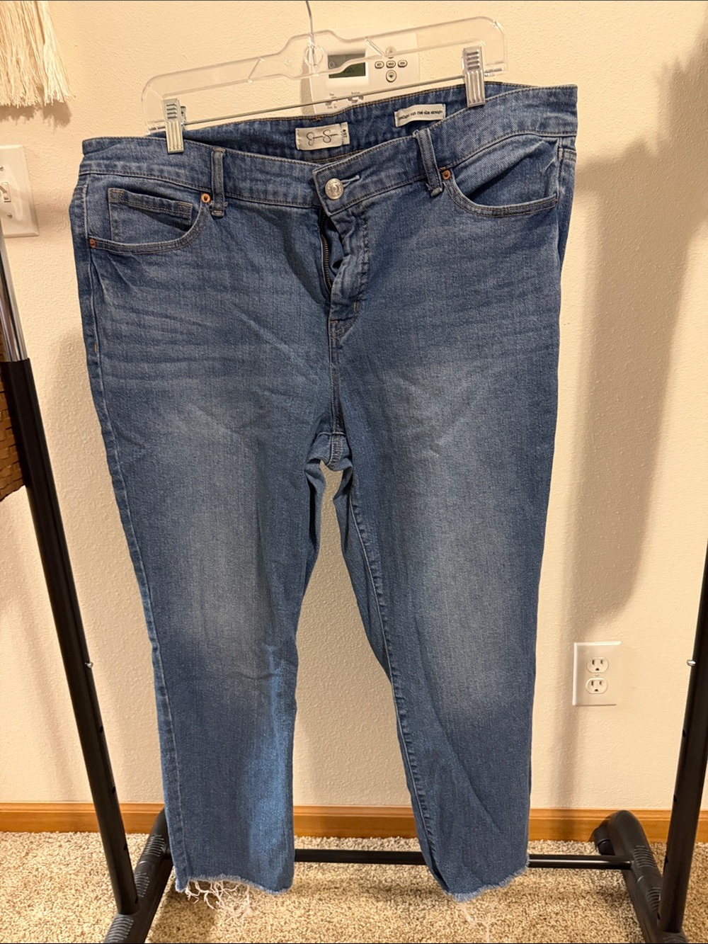 Jessica Simpson cropped jeans